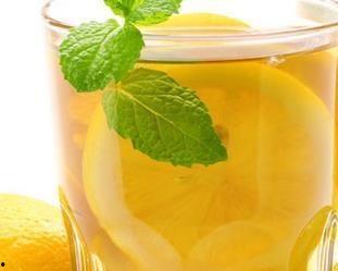 爆料水果茶热量高吗视频,网红爆款水果茶热量真相，高热量还是健康饮品？